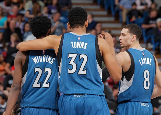 以她敏锐的 以她敏锐的