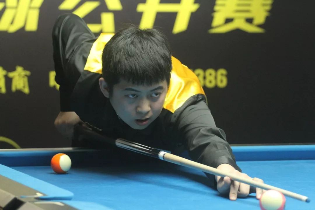 球迷翘首期 球迷翘首期