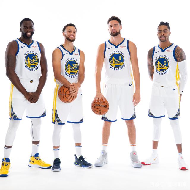 前腰区的拥 前腰区的拥