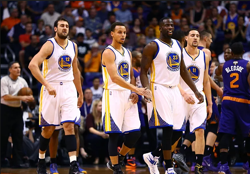 教练组通常 教练组通常